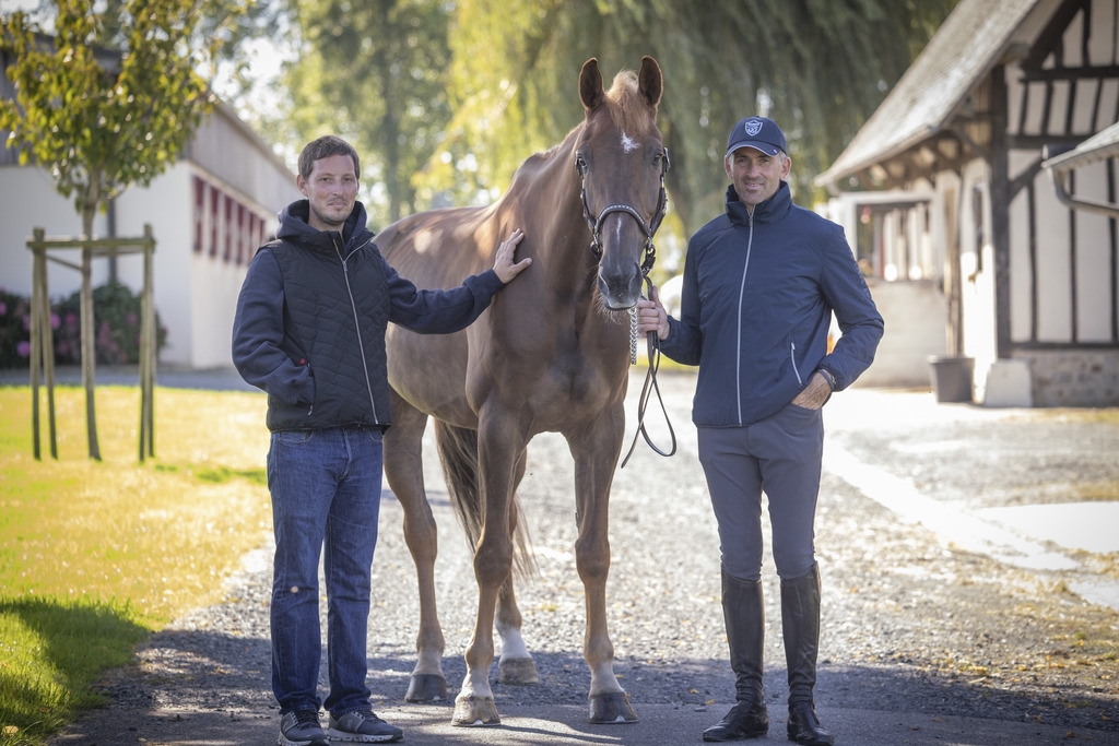 Longueil Sleeveless Jacket - Black