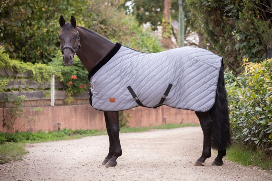 Diagonal Stable Rug 200 g - Grey