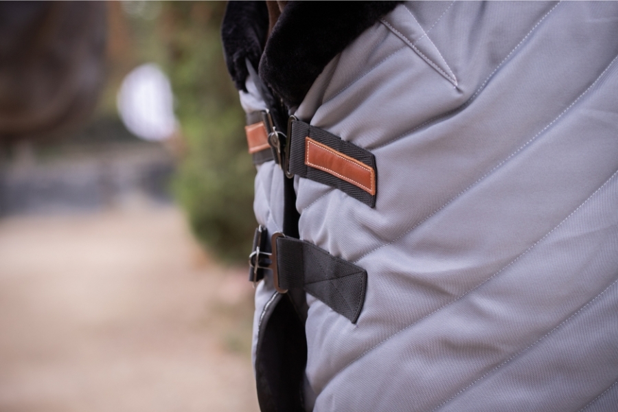 Diagonal Stable Rug 200 g - Grey