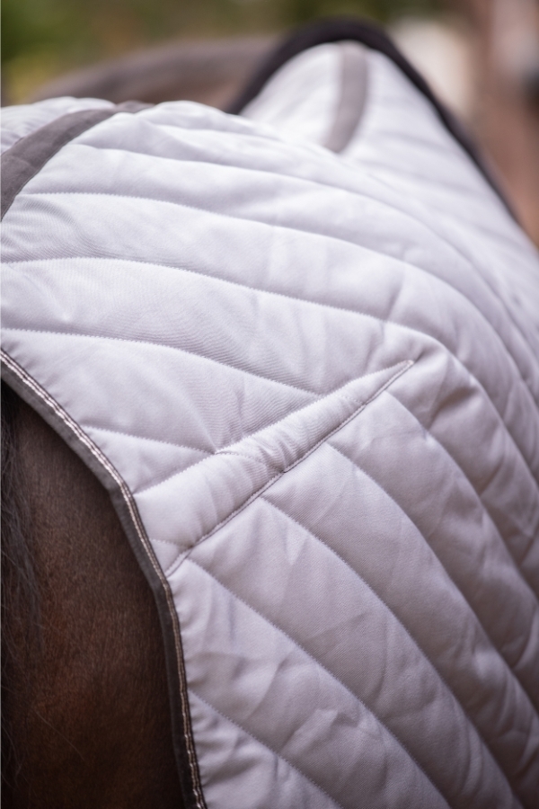 Couverture d'écurie Diagonal 200 g - Gris