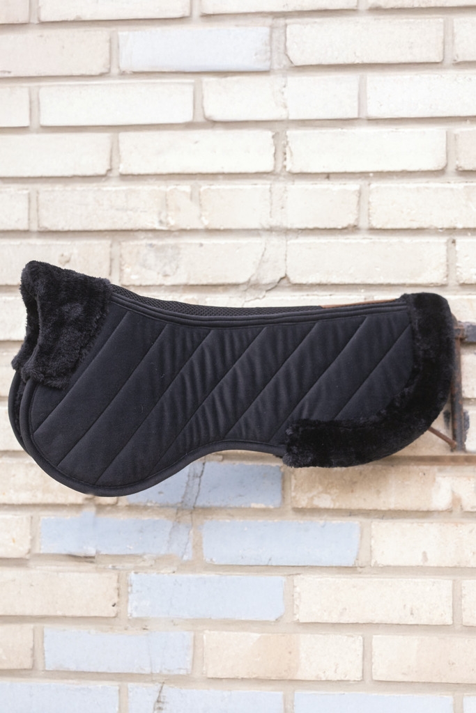 Diagonal Back Pad - Black