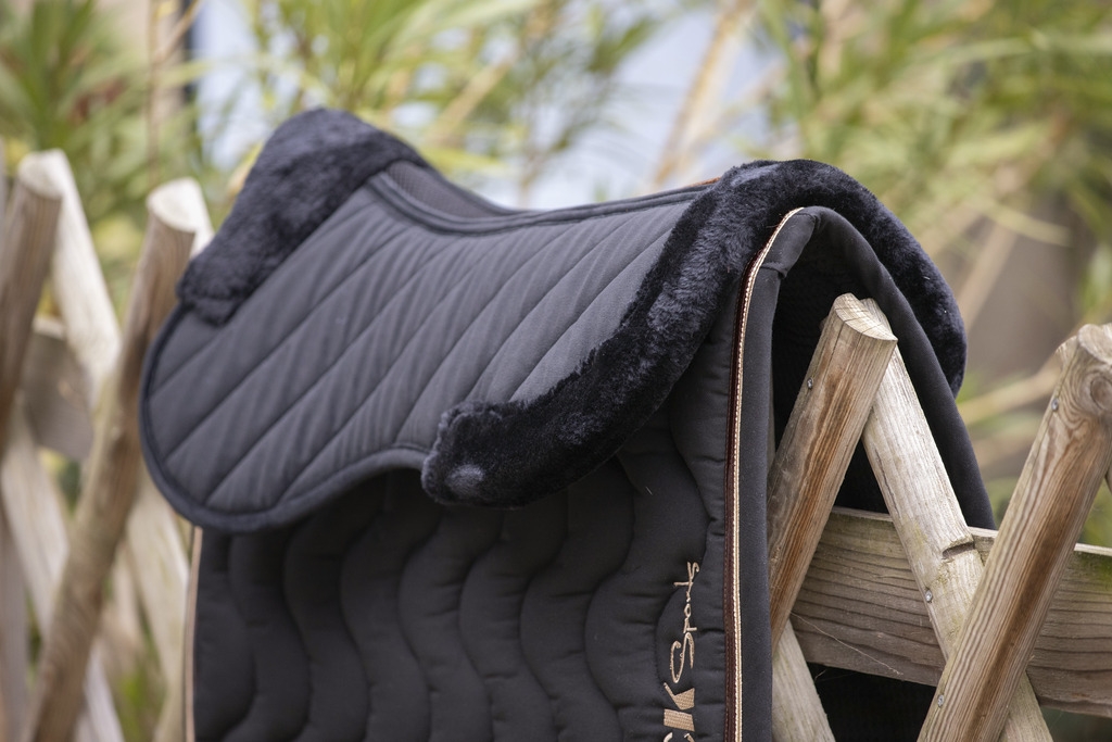 Diagonal Back Pad - Black