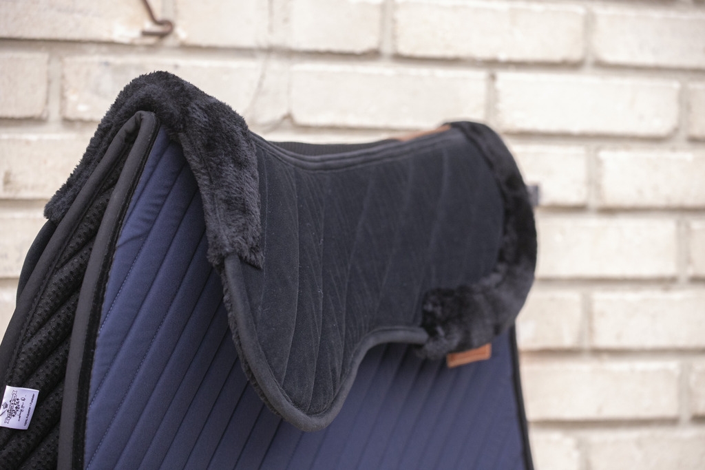 Diagonal Back Pad - Black
