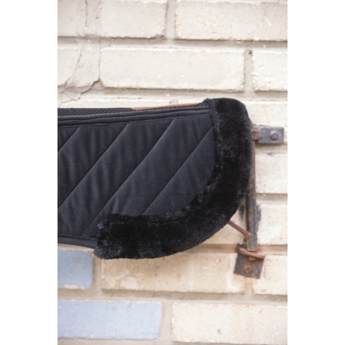 Diagonal Light Back Pad - Black