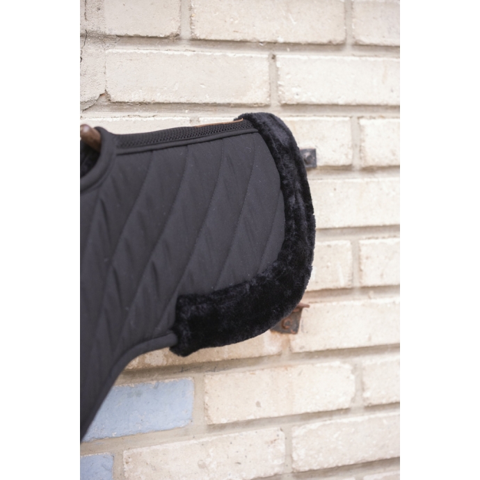 Diagonal Light Back Pad - Black
