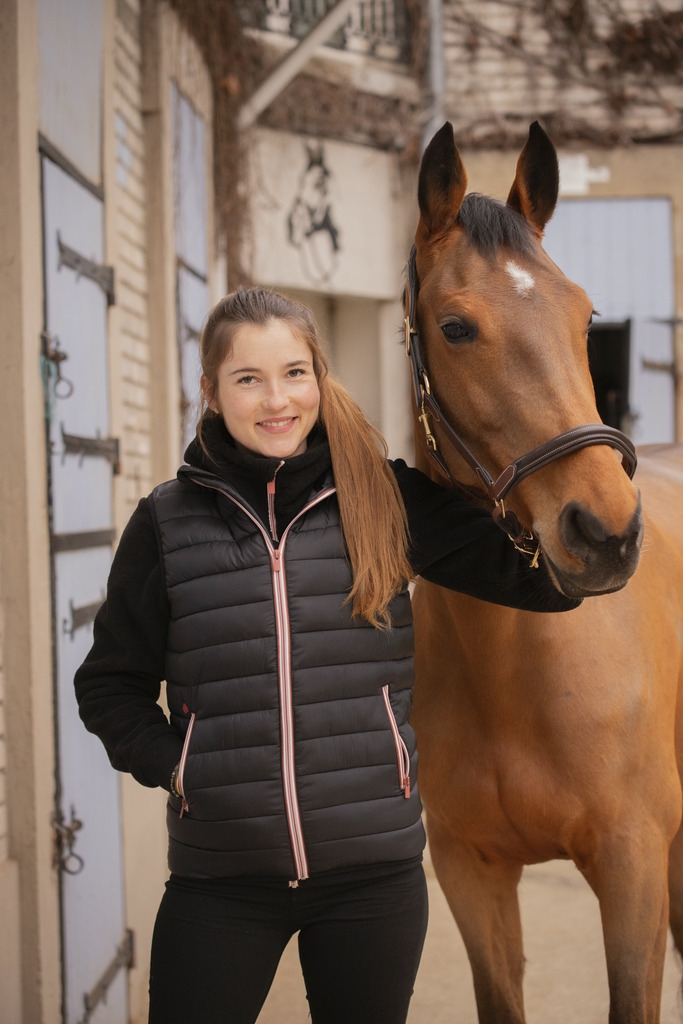Macaron Sleeveless Vest - Black