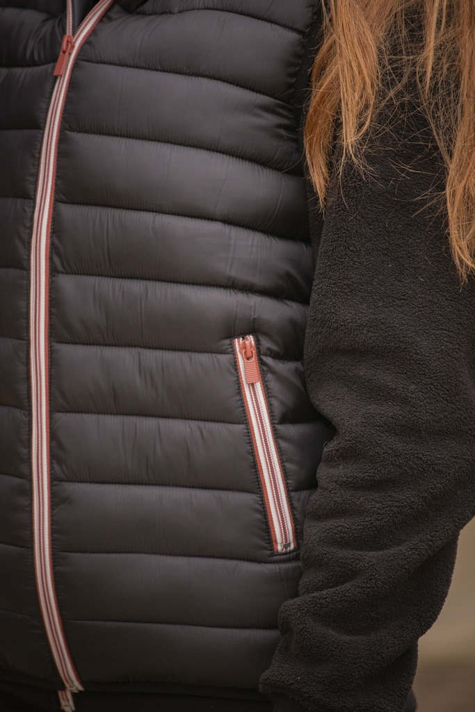 Macaron Sleeveless Vest - Black