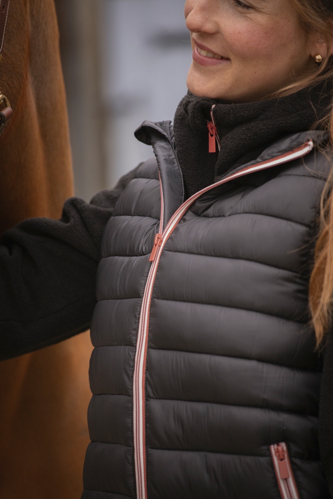 Macaron Sleeveless Vest - Black