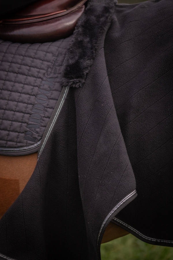 Diagonal Polar Fleece Exercise Sheet - Black