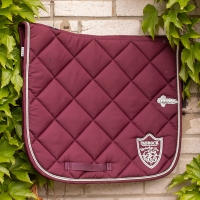 Tapis de Selle Prems Ecusson Dressage - Prune Tapis de Selle Prems Ecusson Dressage - Prune