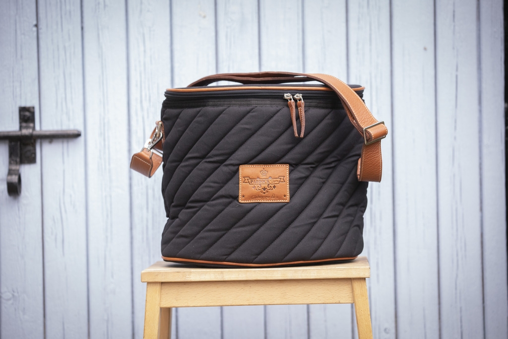 Diagonal Helmet bag - Black