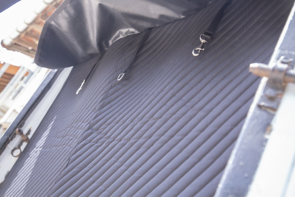 Diagonal Stall Curtain - Black