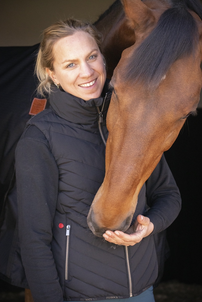 Longueil Sleeveless Jacket - Black