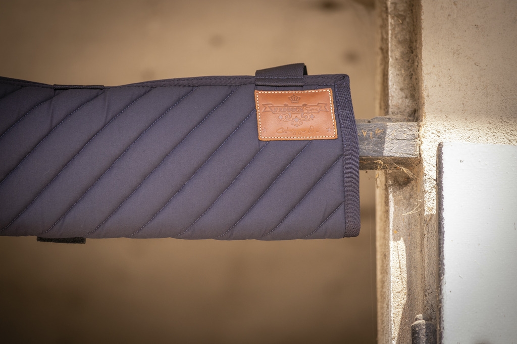 Diagonal Head Guard for Box Stall - Navy